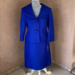 2-piece suit for woman